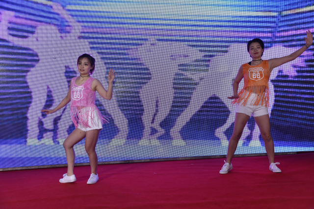 7-華東分院院辦、質量部熱舞《Playing with fire》.jpg